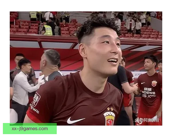 武磊荣膺中超三月最佳球员 展现精彩表现助力球队腾飞 武磊荣膺中超三月最佳球员 展现精彩表现助力球队腾飞